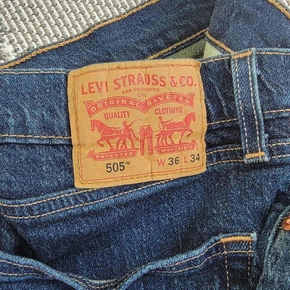 LEVI'S 505 36X34 Men's Denim Jean, Straight Leg, Classic Regular Fit - Picture 10 of 10